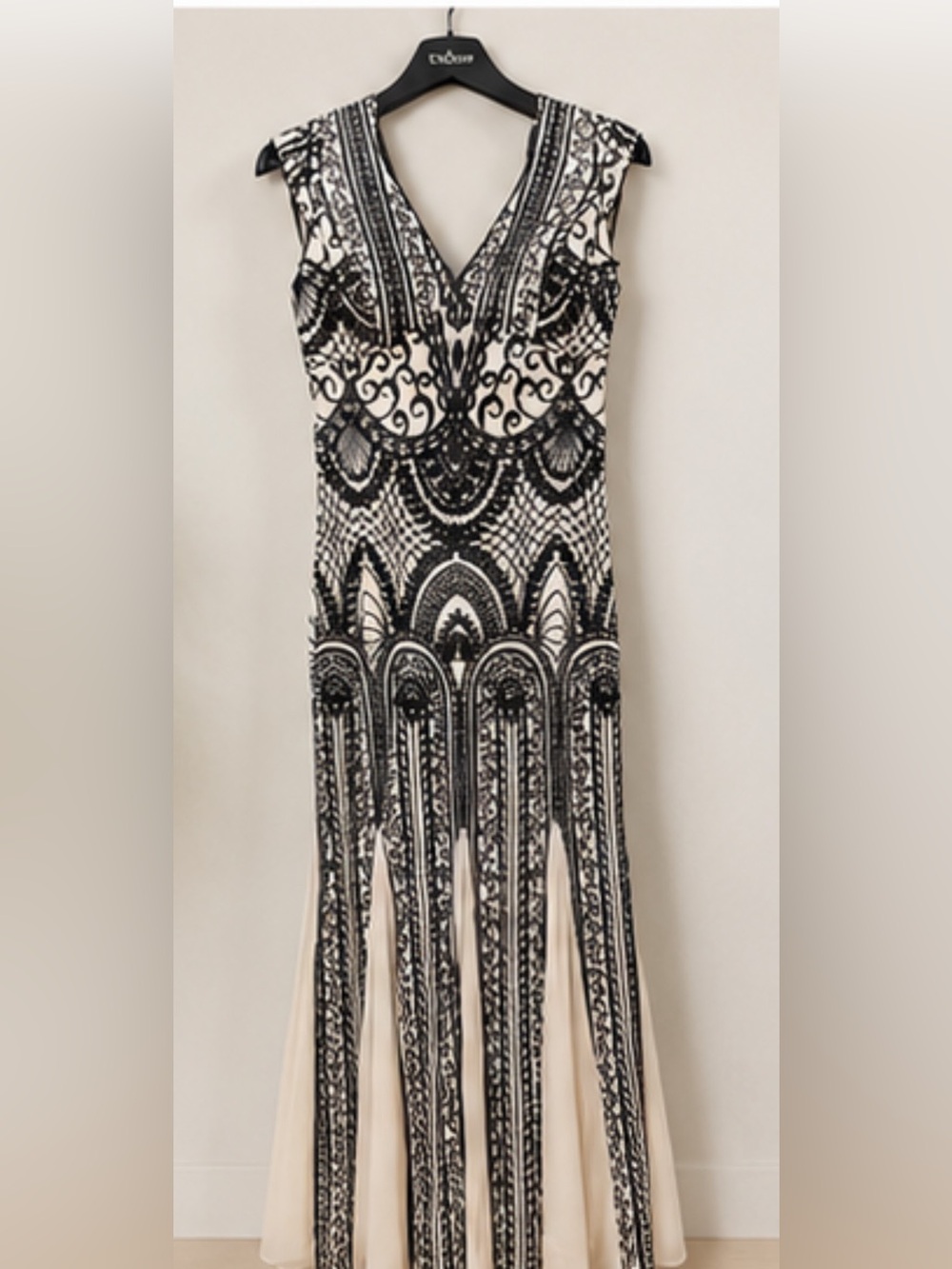 Elegant Black and Cream Patterned Women's Dress